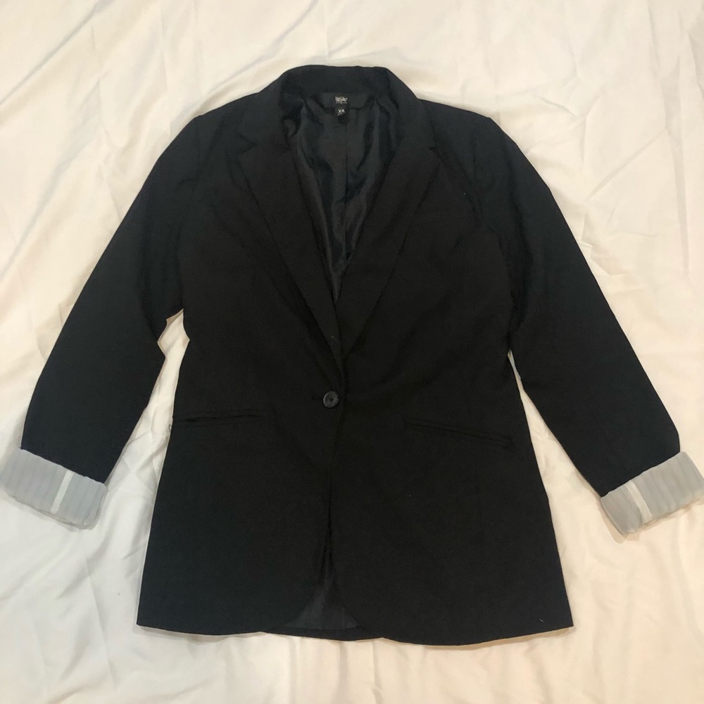 Women’s Black Blazer (size extra small)